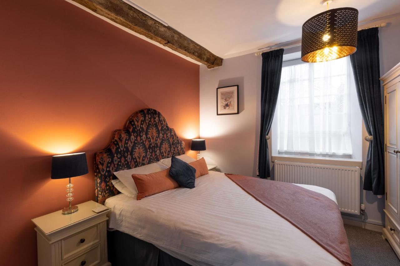 The Old Vicarage Hotel & Restaurant Bridgwater Bagian luar foto A bedroom at the hotel
