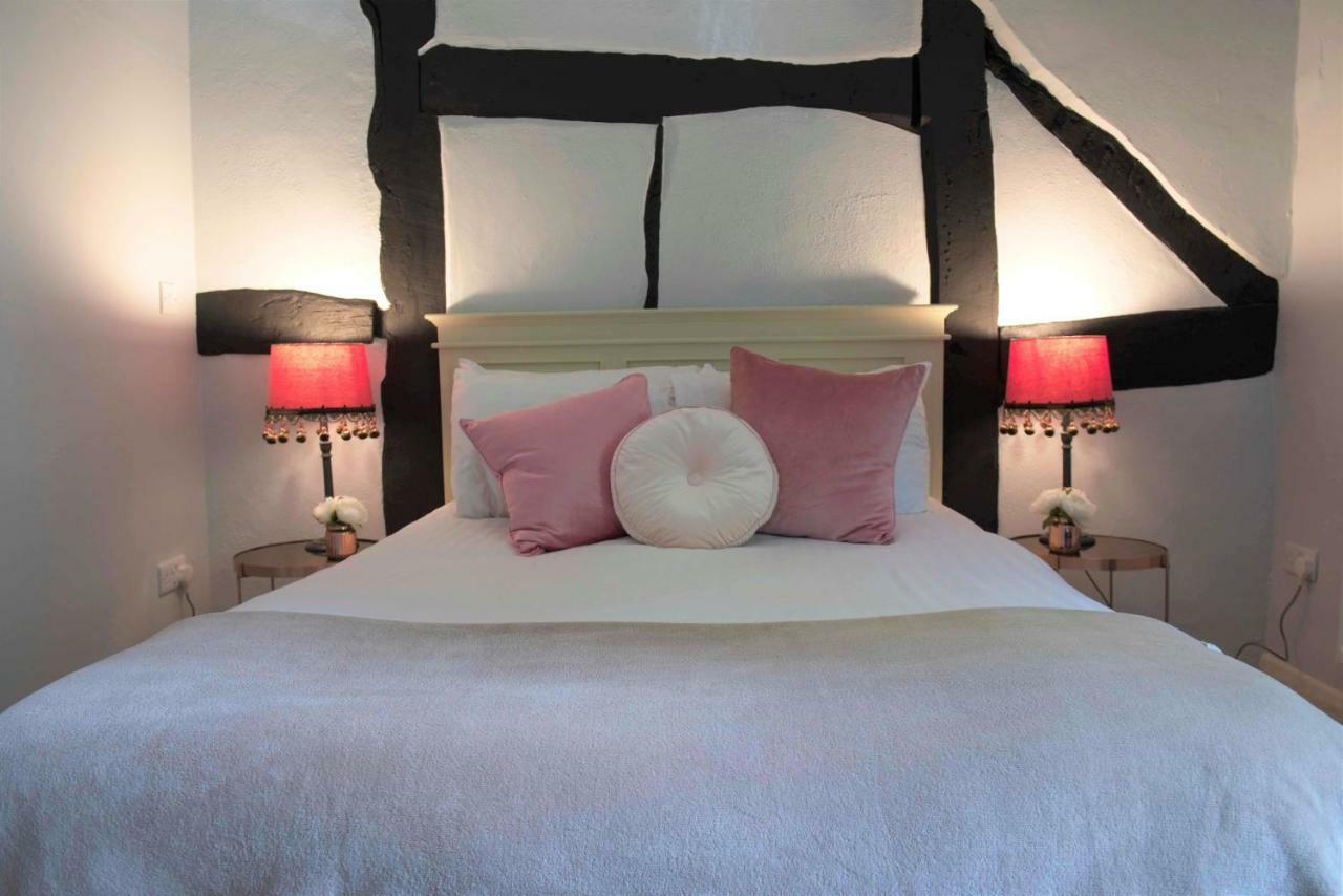 The Old Vicarage Hotel & Restaurant Bridgwater Bagian luar foto The bedroom